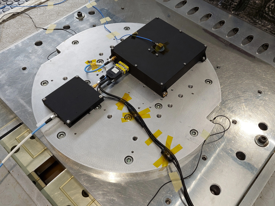 振動試験中のLuGRE(出典:NASA / GSFC)
