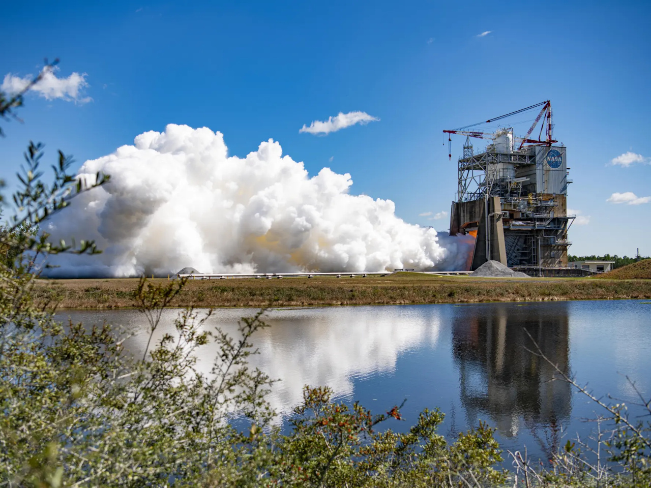 NASA、アルテミス計画の将来にあわせて巨大ロケット「SLS」を強化